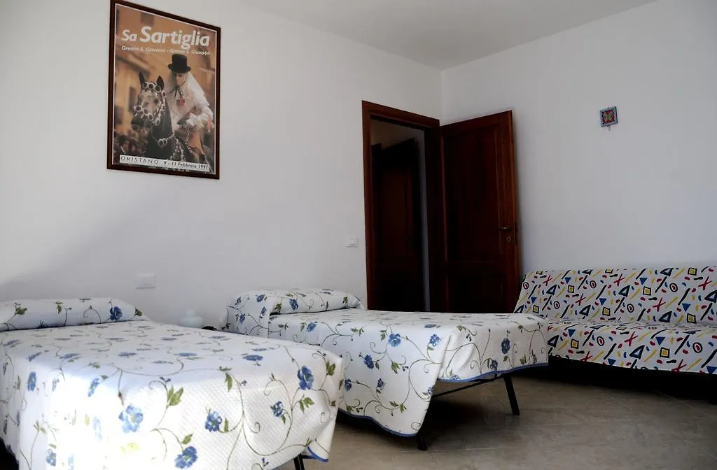 Semesterbostad La Casa Degli Ulivi Villa Càbras Italien